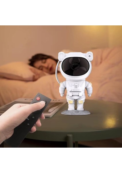 Odanızda Büyülü Bir Atmosfer Yaratın: Astronot Galaksi Projeksiyon Lamba!