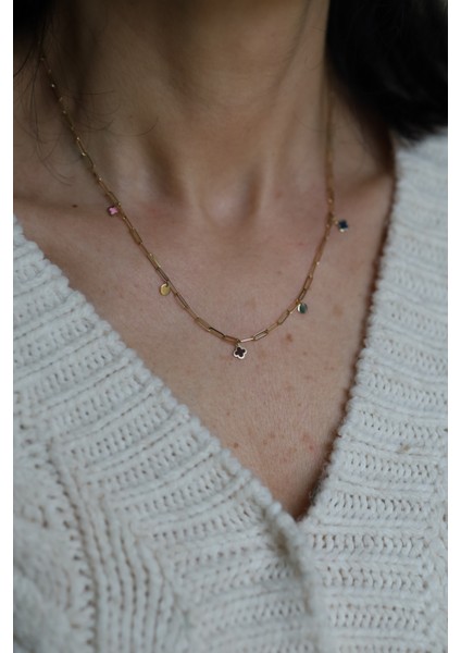 14 Ayar Altın Renkli Yonca Detaylı Ataç Kolye