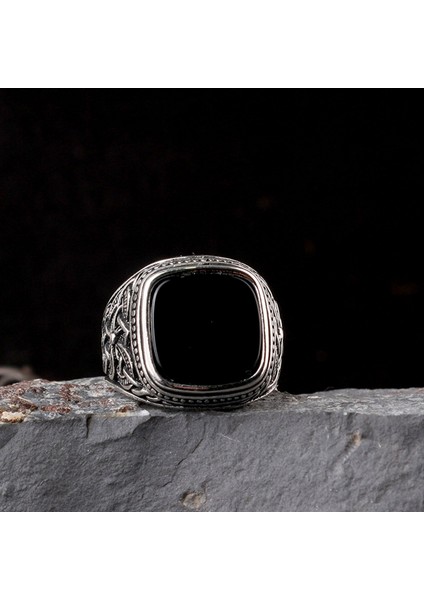 Otantik Desen Motifli Onix Taşlı 925 Ayar Gümüş Erkek Yüzük modelleri