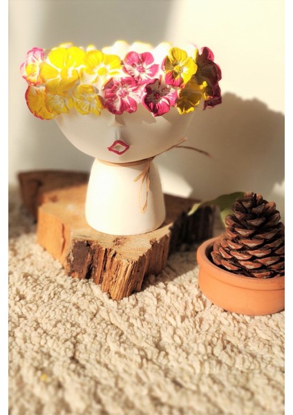 Doğal Soya Mumu, Çiçekli Kız El Boyaması Mumluk, Pembe-Sarı Detaylar