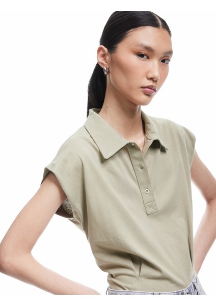 Pamuklu Düğmeli Kolsuz Crop Polo Yaka Tişört