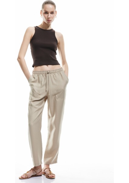Beli Bağcıklı Rahat Kesim Cep Detaylı Havuç Pantolon fiyatları