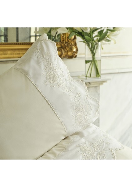 Lula Brodeli Pamuk Çift Kişilik Nevresim Takımı Beyaz fiyatları