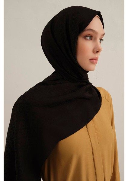 Lyocell Naia Üçgen Monogram Şal 5 01