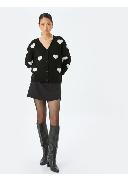 Uzun Kollu V Yaka Kalpli Triko Hırka