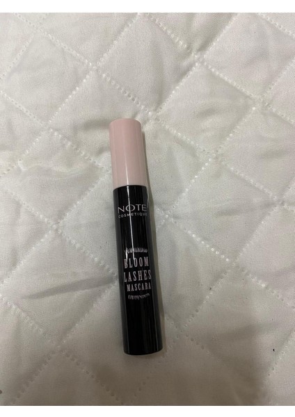 Luxury Bloom Lashes Mascara 1 Adet