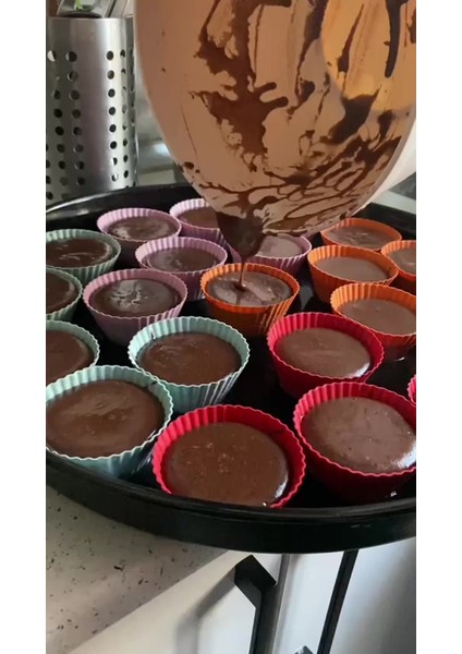Luxury 24’lü Yıkanabilir Mini Tırtıklı Muffin Pişirme Kalıbı, Ribanalı Kek, Cupcake, Hamur Işi Renkli Kap 1 Adet