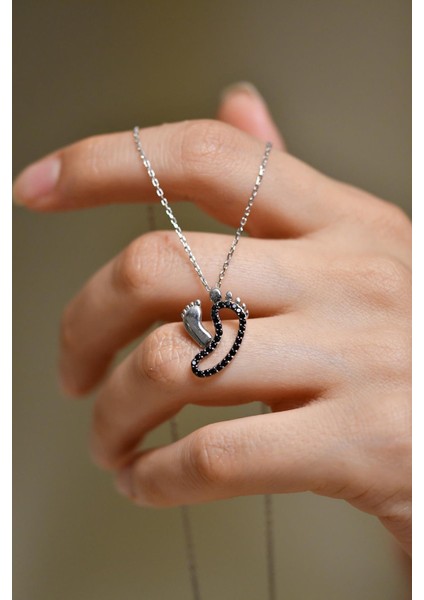 Oniks Taşlı Rodyum Anne Bebek Ayak Izi Gümüş Kolye fiyatları