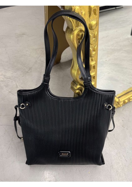 Daphne Çift Bölmeli Klips Kapamalı Ithal Kol ve Omuz Çantası Siyah