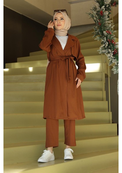 Ay Parça Detaylı Takım Kahverengi
