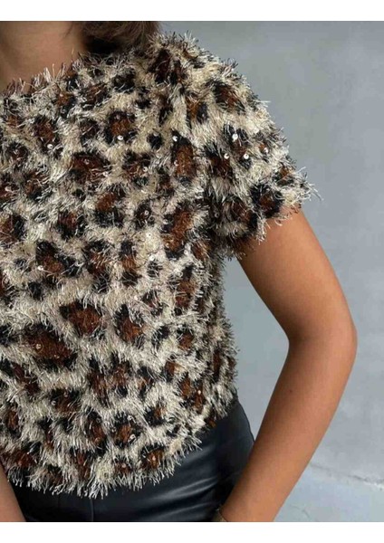 Kadin Leopar Pullu Püsküllü Dokuma T-Shirt fırsatları