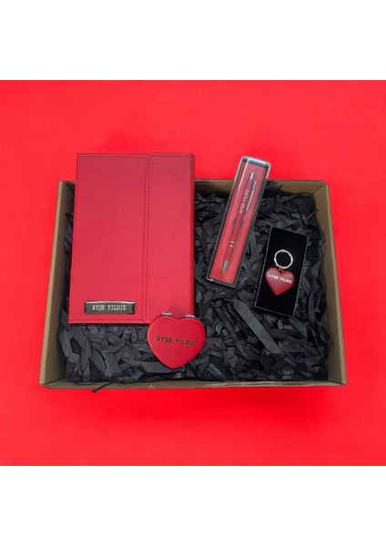 Kişiye Özel Kalpli Set Kalp Ayna & Kalp Anahtarlık & Tükenmez Kalem & Çizgili Defter Hediye Kutusu modelleri