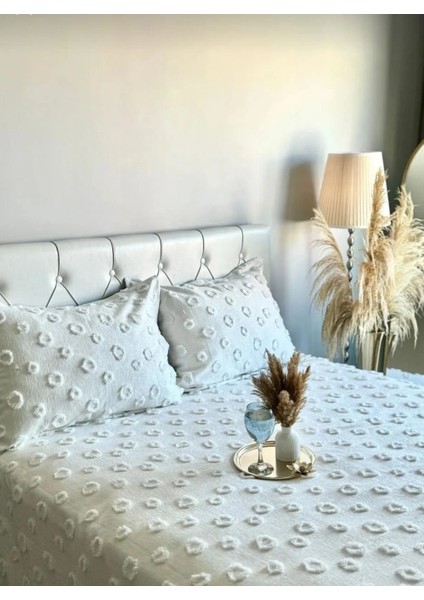 Ponpon Desenli 3 Parça Çift Kişilik Yatak Örtüsü