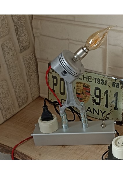 Tasarım Piston Masa Lambası