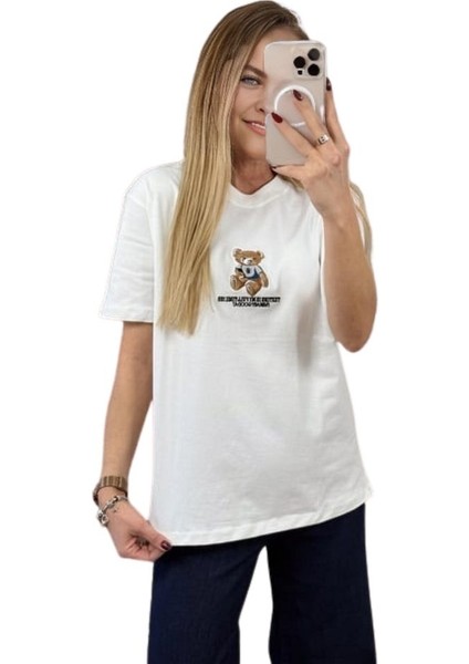 Kadın Bisiklet Yaka Bol Kesim Pamuk Önü Ayıcıklı T-Shirt fırsatları