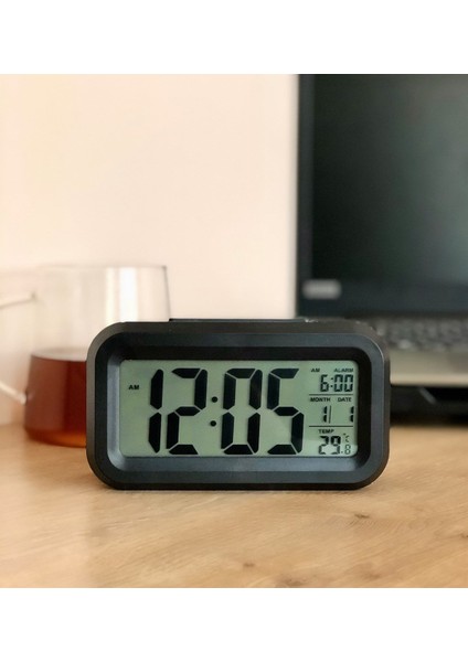 Işık Sensörlü Termometreli Alarmlı Dijital Masa Saati Siyah fiyatları