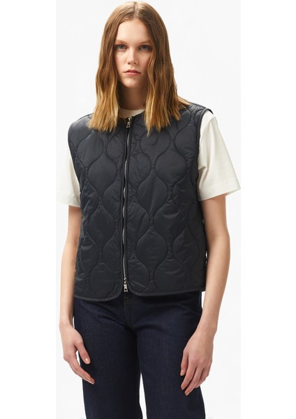 Kadın Siyah Regular Fit Kapitone Fermuarlı Yelek 55J011T.0TB