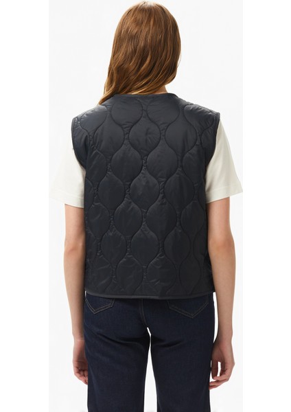 Kadın Siyah Regular Fit Kapitone Fermuarlı Yelek 55J011T.0TB fiyatları