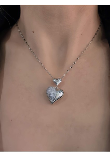 Bombeli Kalp Zirkon Taşlı Silver Renk Kolye