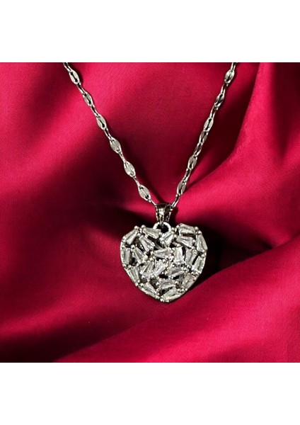Çelik Gümüş Renk Zirkon Taşlı Kalp Kolye modelleri
