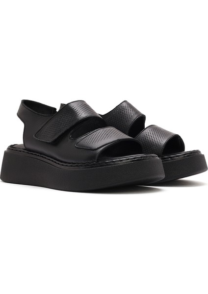 Kadın Siyah Bantlı Kalın Tabanlı Deri Comfort Sandalet 25SFD342226
