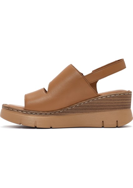 Kadın Taba Bantlı Dolgu Topuklu Deri Comfort Sandalet 25SFD342018