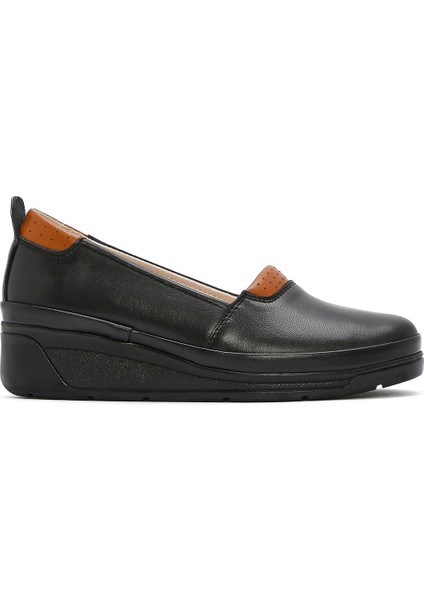 Kadın Siyah Dolgu Topuklu Deri Comfort Loafer 25SFD501318