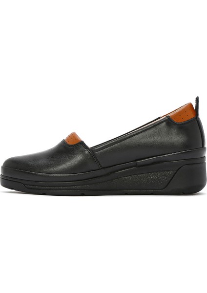 Kadın Siyah Dolgu Topuklu Deri Comfort Loafer 25SFD501318