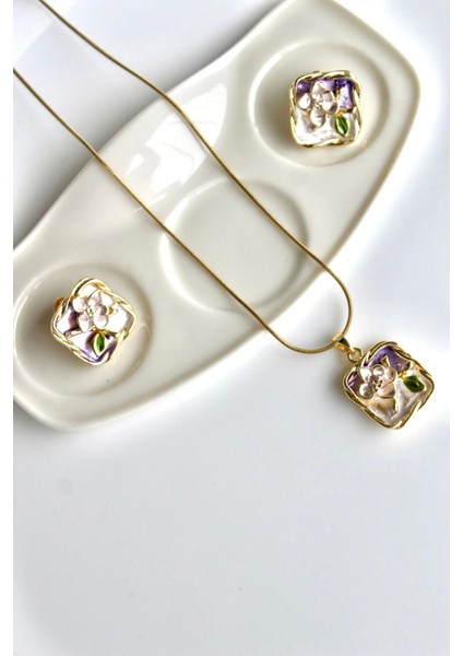 Vintage Kare Burgu Kenarlı Mor Çiçek Motifli 3D Tablo Tasarım Kadın Çelik Küpe fırsatları