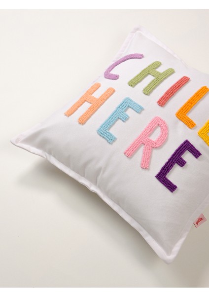 Chill Here Motto Punch Kırlent Kılıfı - Renkli Beyaz