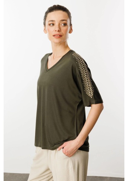 Kadın V Yaka Omuzları Taşlı Penye T-Shirt 25754 Haki