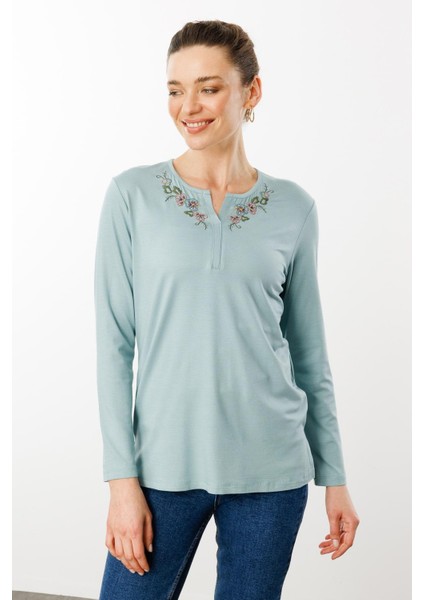 Kadın Nakış Işlemeli Uzun Kollu Penye Bluz 25702 Vişne