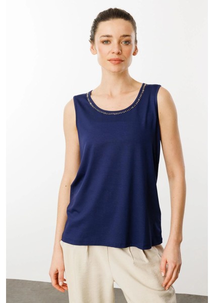 Kadın Sıfır Yaka Yakası Taşlı Askılı T-Shirt 25755 Lacivert