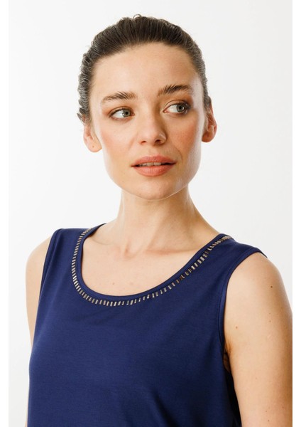 Kadın Sıfır Yaka Yakası Taşlı Askılı T-Shirt 25755 Lacivert modelleri