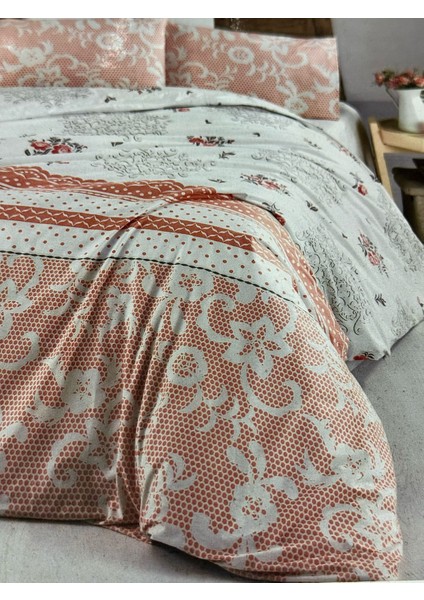 Desenli Çift Kişilik Nevresim Takımı (4 Yastıklı)