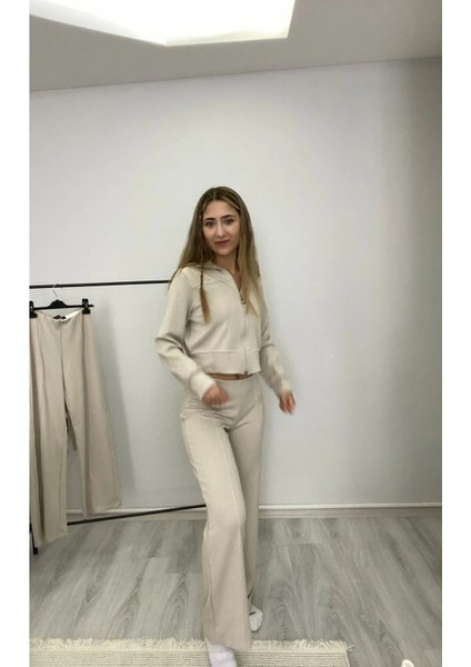 Kadın Krem Fermuar Detaylı Sweatshirt Takım