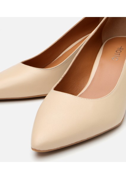 01AYH304150A310 KADIN Deri Bej Esnek Tabanlı Stiletto