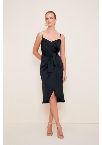 V Yaka Elbise fırsatları