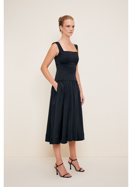 Kare Yaka Uzun Elbise fırsatları