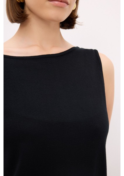 Kayık Yaka Triko Kazak Siyah 139M2114000 fiyatları