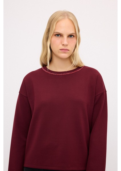 Yakası Taşlı Sweatshirt fırsatları