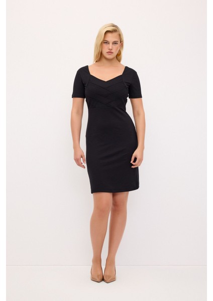 Kalp Yaka Elbise modelleri