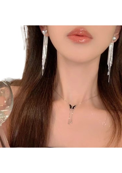 Şık ve Narin Saplama Küpeler (Yurt Dışından)