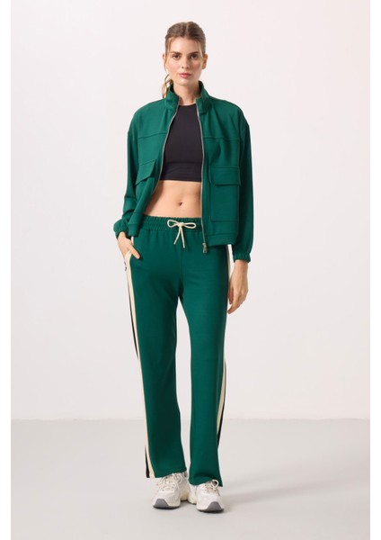 Yeşil Yumuşak Dokulu Dik Yaka Oversize Kargo Cepli Kadın Crop Top Sweatshirt - 97301