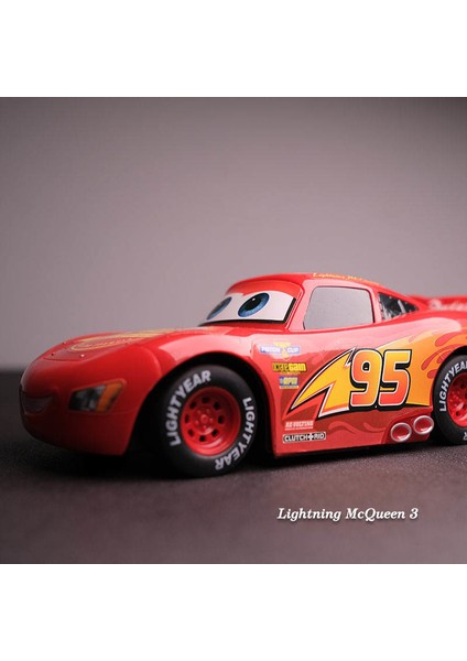 18CM Cars Arabalar 3 Uzaktan Kumanda Oyuncak Araba Yıldırım Mcqueen Koleksiyon Dekorasyon Karikatür Şekilli Kalıp Çocuk Oyuncakları Doğum Günü Hediyesi (Yurt Dışından)