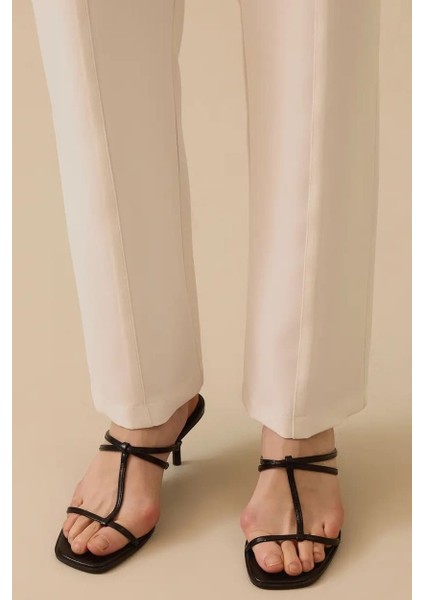 Kadın Elastik Bel Dar Paça Dokuma Kumaş Pantolon - Beyaz fırsatları