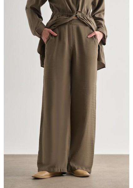 Haki Rahat Kesim Geniş Paçalı Modal Pantolon