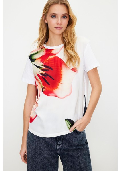 Beyaz Dokuma Garnili Regular/normal Kalıp Baskılı Bisiklet Yaka Örme T-Shirt TWOSS24TS00018