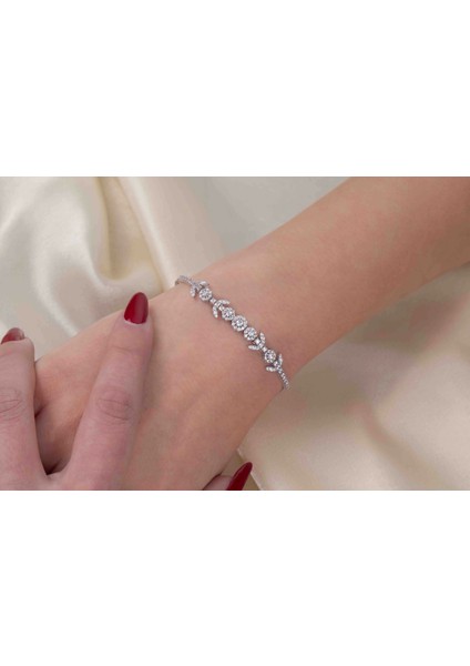 14 Ayar Beyaz Altın Çiçek Detaylı Set fırsatları