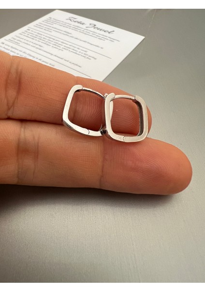 Kare Gümüş Halka Küpe fırsatları